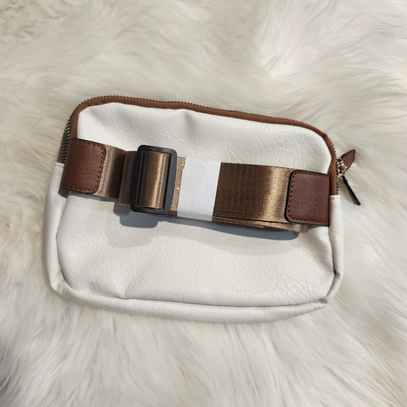 FAUX Leather Sling Bag✨️ - Picture 4 of 7